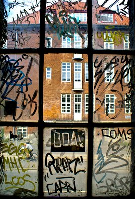 a window with tagging on different panes